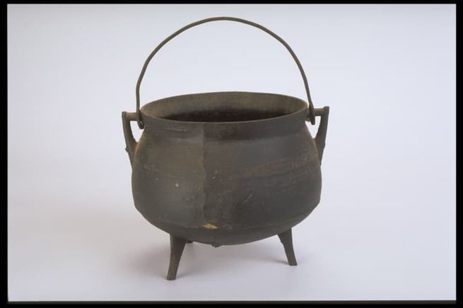 First Pots Pot | Historic New England