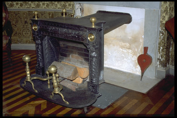 Franklin Stove | Historic New England